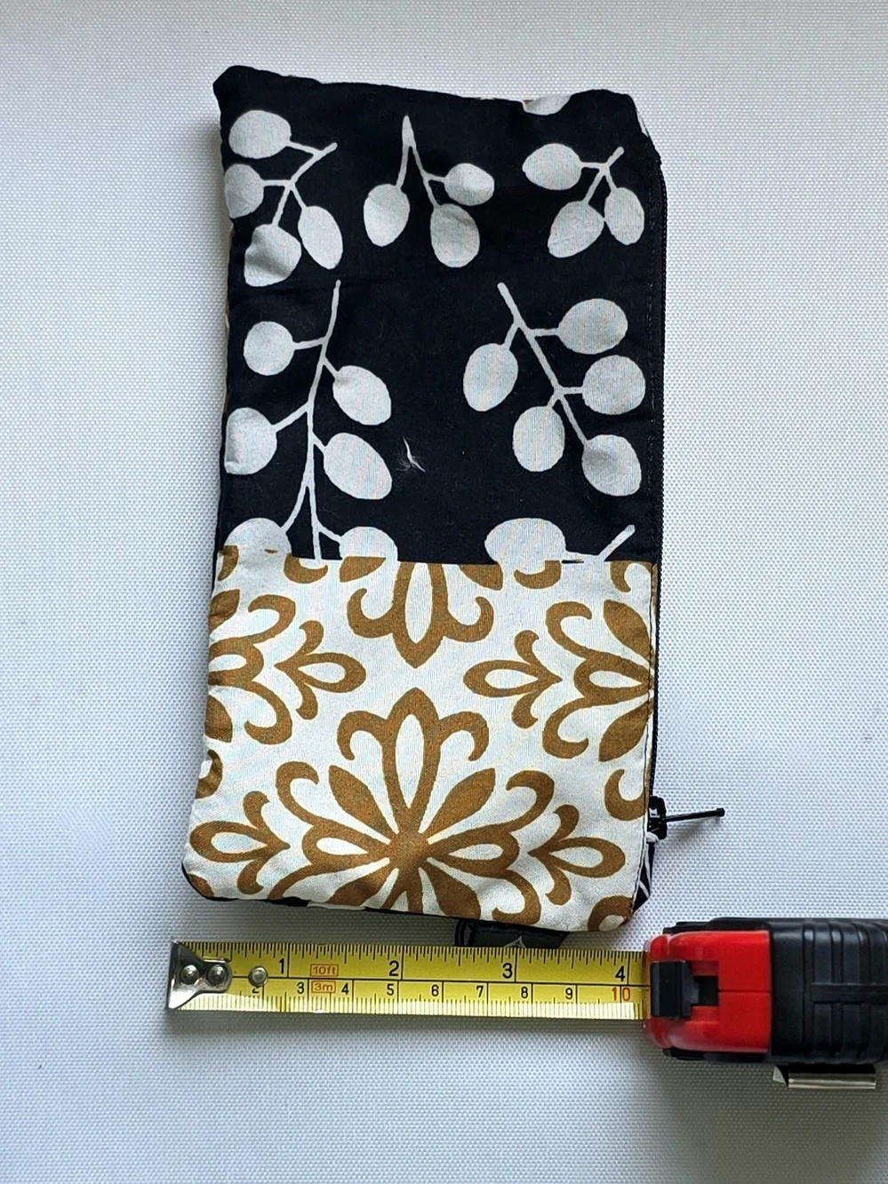 N/A makeup pouch
